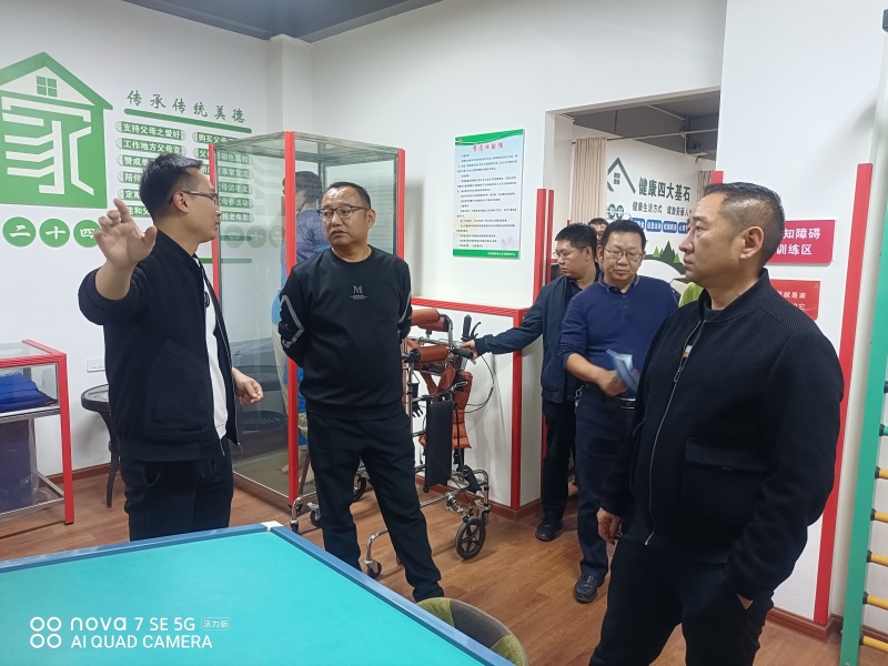 市民政局領(lǐng)導(dǎo)調(diào)研壽樂(lè)康認(rèn)知障礙友好社區(qū)建設(shè)工作